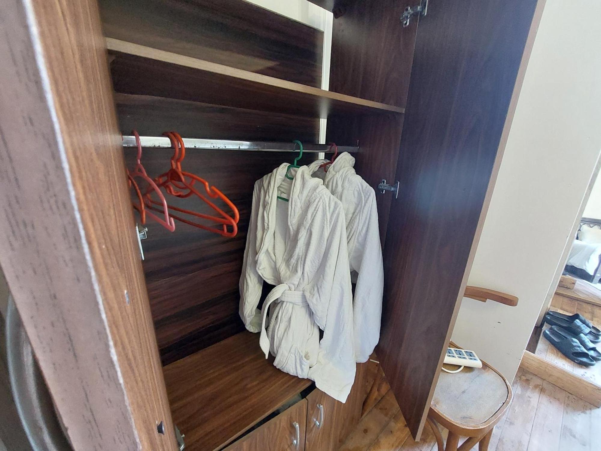 For Men only, No ladies, Siren&Lovely Private room غرفة خاصة بإطلالة الإسكندرية المظهر الخارجي الصورة